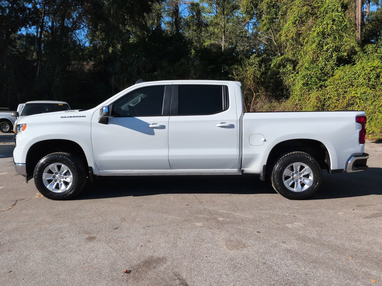 Used 2024 Chevrolet Silverado 1500 LT RWD image 8