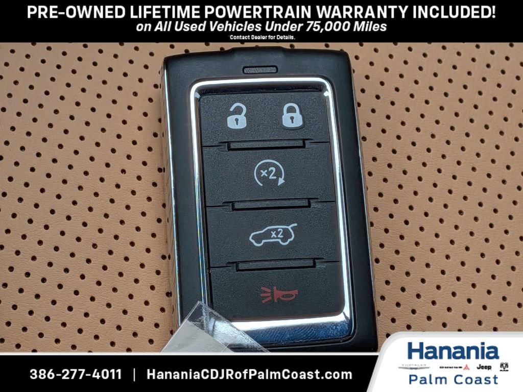 Used 2026 Jeep Grand Cherokee Summit w/ Obsidian Package AWD/4WD image 34