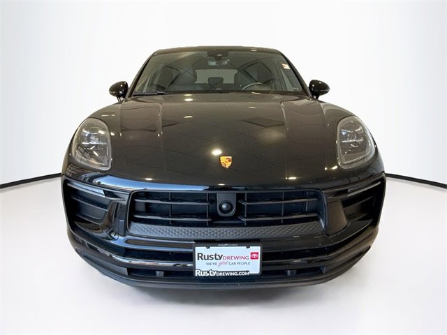 Used 2023 Porsche Macan image 2