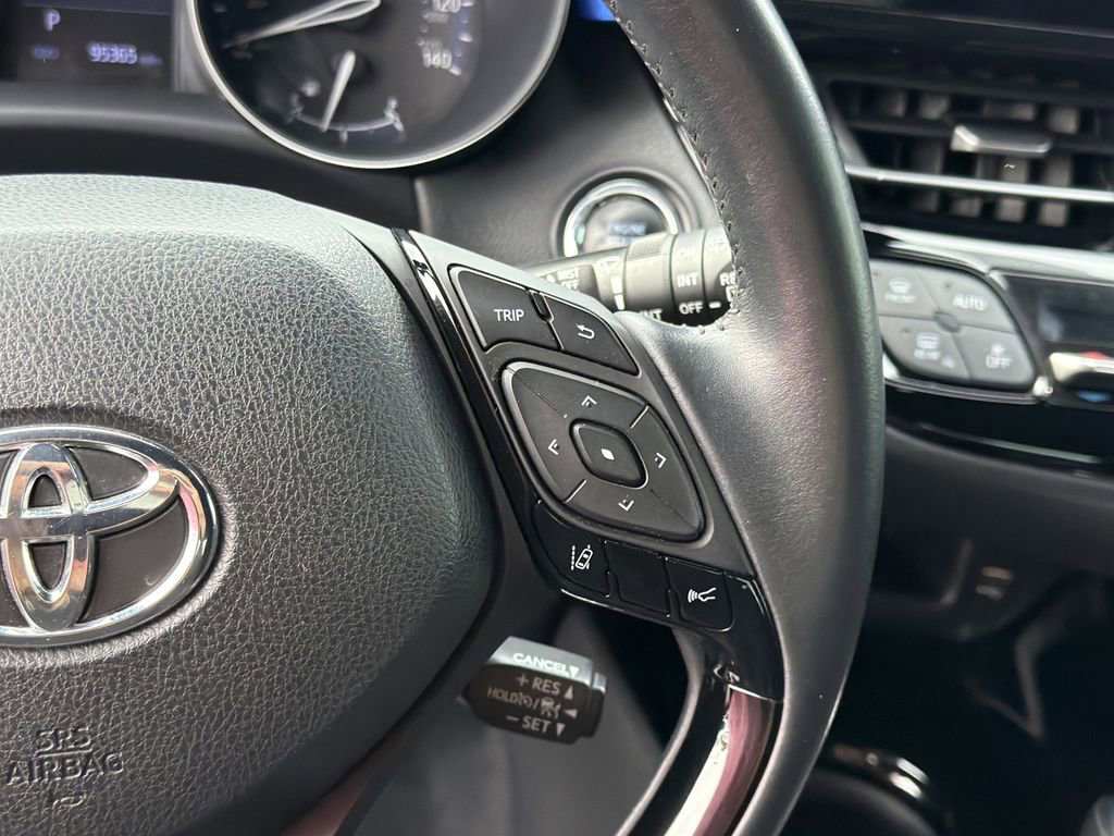 Used 2020 Toyota C-HR XLE image 24