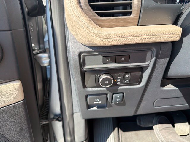 Used 2024 Ford Expedition Limited RWD image 41