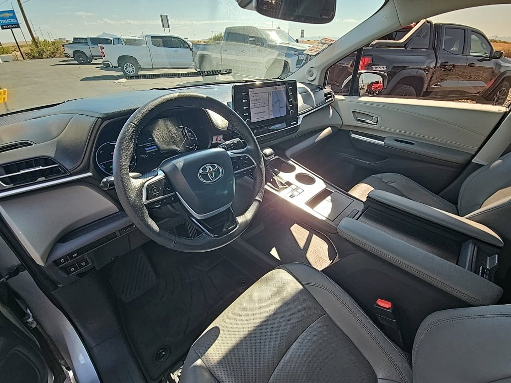 Used 2021 Toyota Sienna Limited image 20