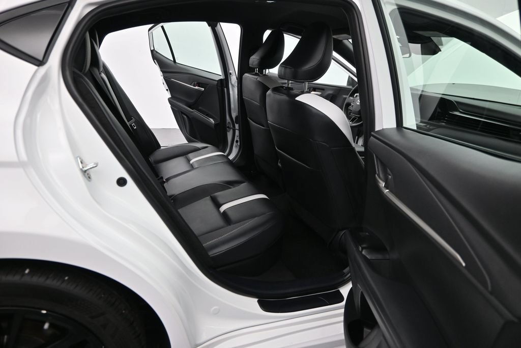 Used 2025 Toyota Camry SE FWD image 19