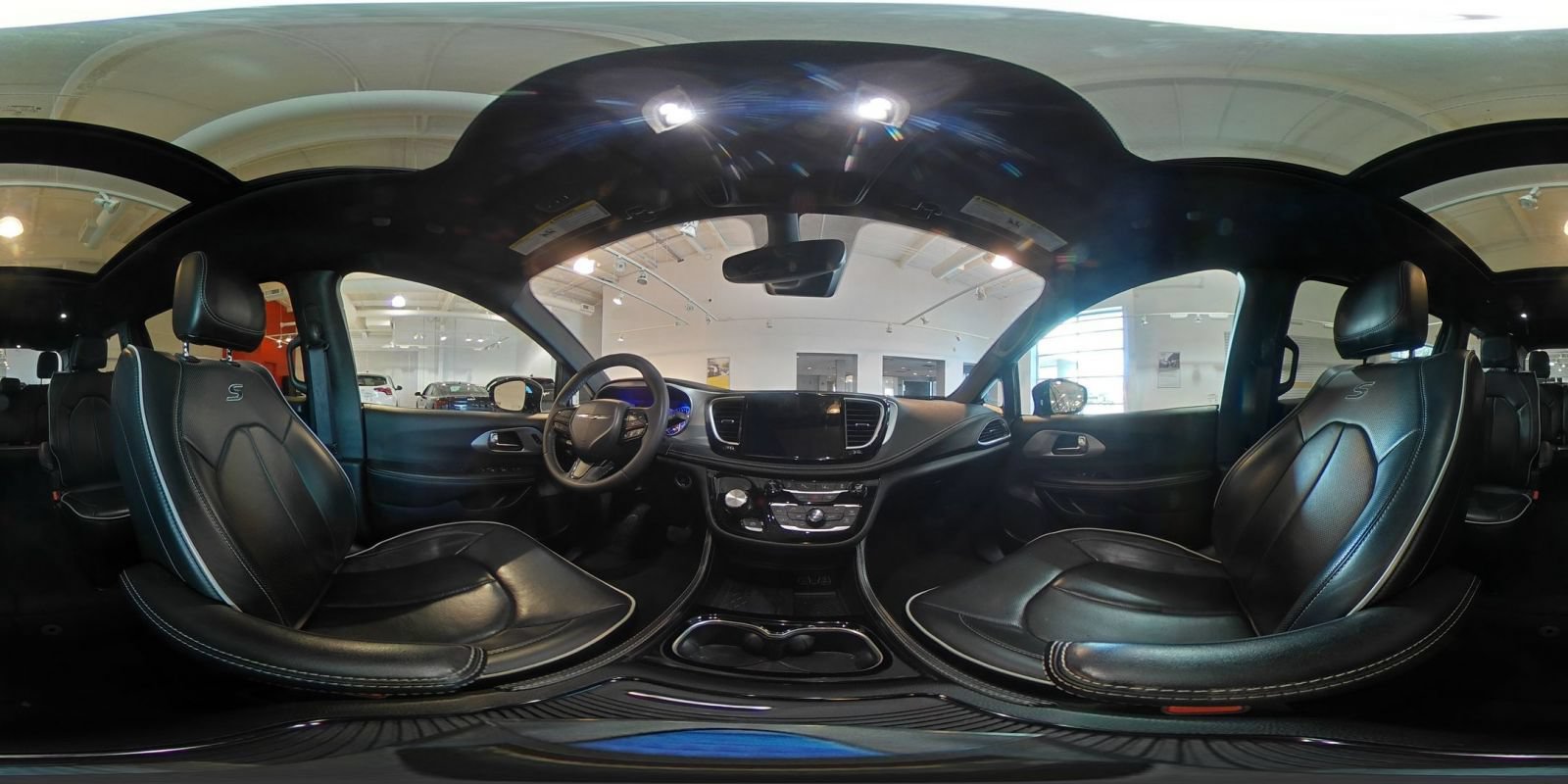Used 2025 Chrysler Pacifica Limited FWD image 41