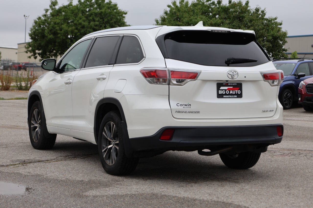 Used 2016 Toyota Highlander XLE AWD/4WD image 11