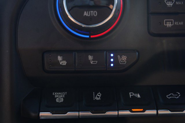 Used 2022 Chevrolet Silverado 3500 High Country w/ Technology Package image 38