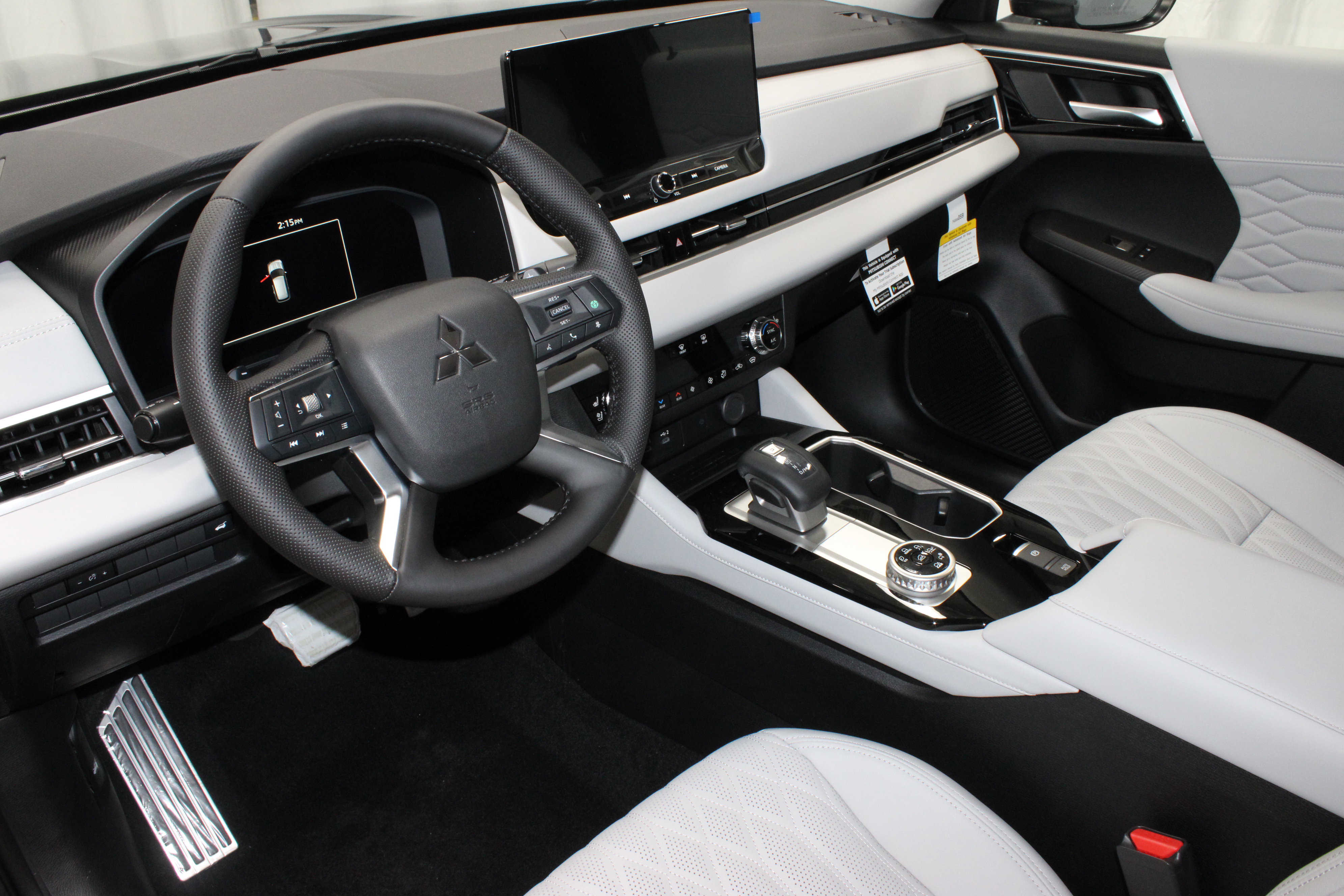 New 2025 Mitsubishi Outlander SEL image 17