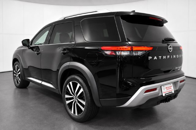 Used 2025 Nissan Pathfinder Platinum AWD/4WD image 6