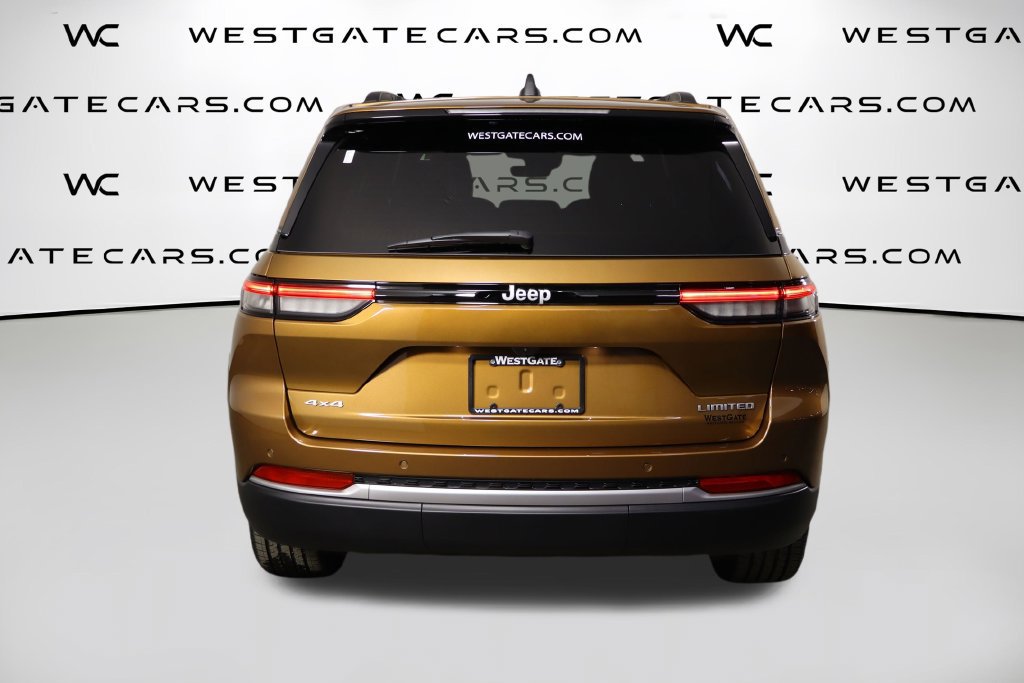 New 2026 Jeep Grand Cherokee Limited w/ Trailer Tow Package AWD/4WD image 4