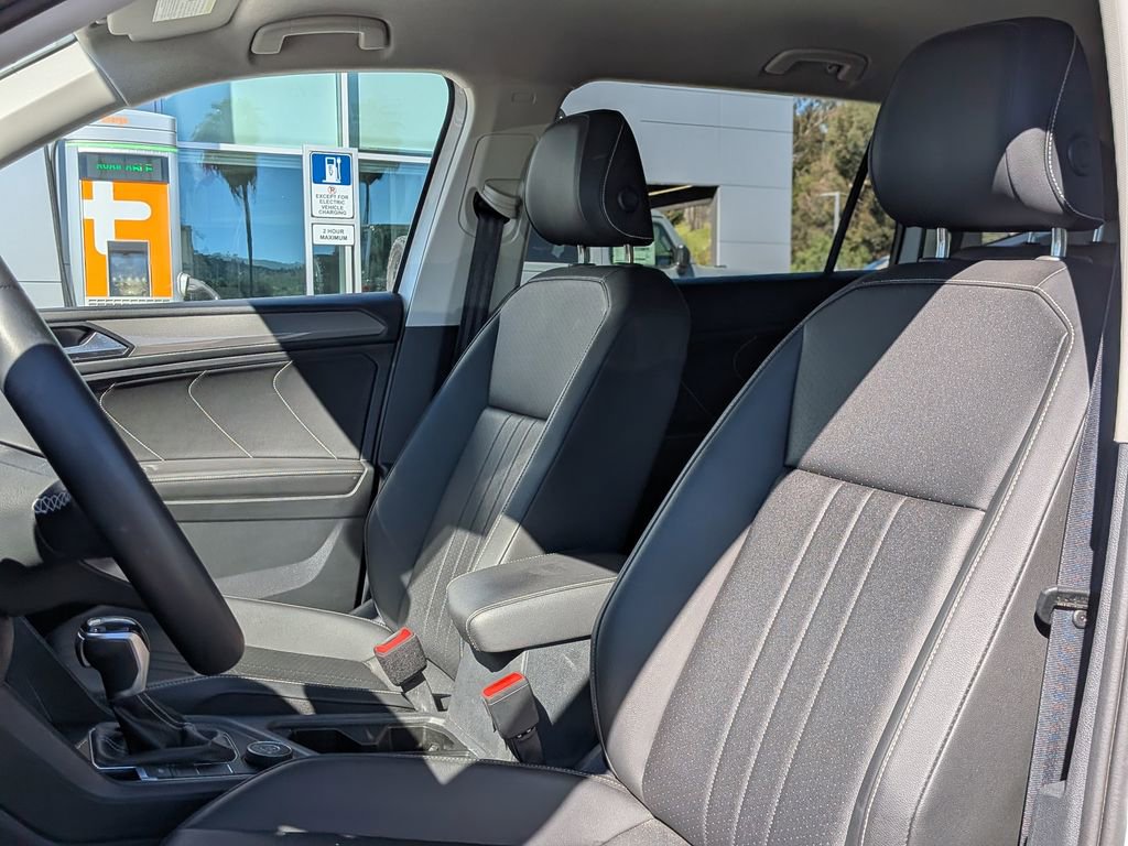 Used 2023 Volkswagen Tiguan SE image 10