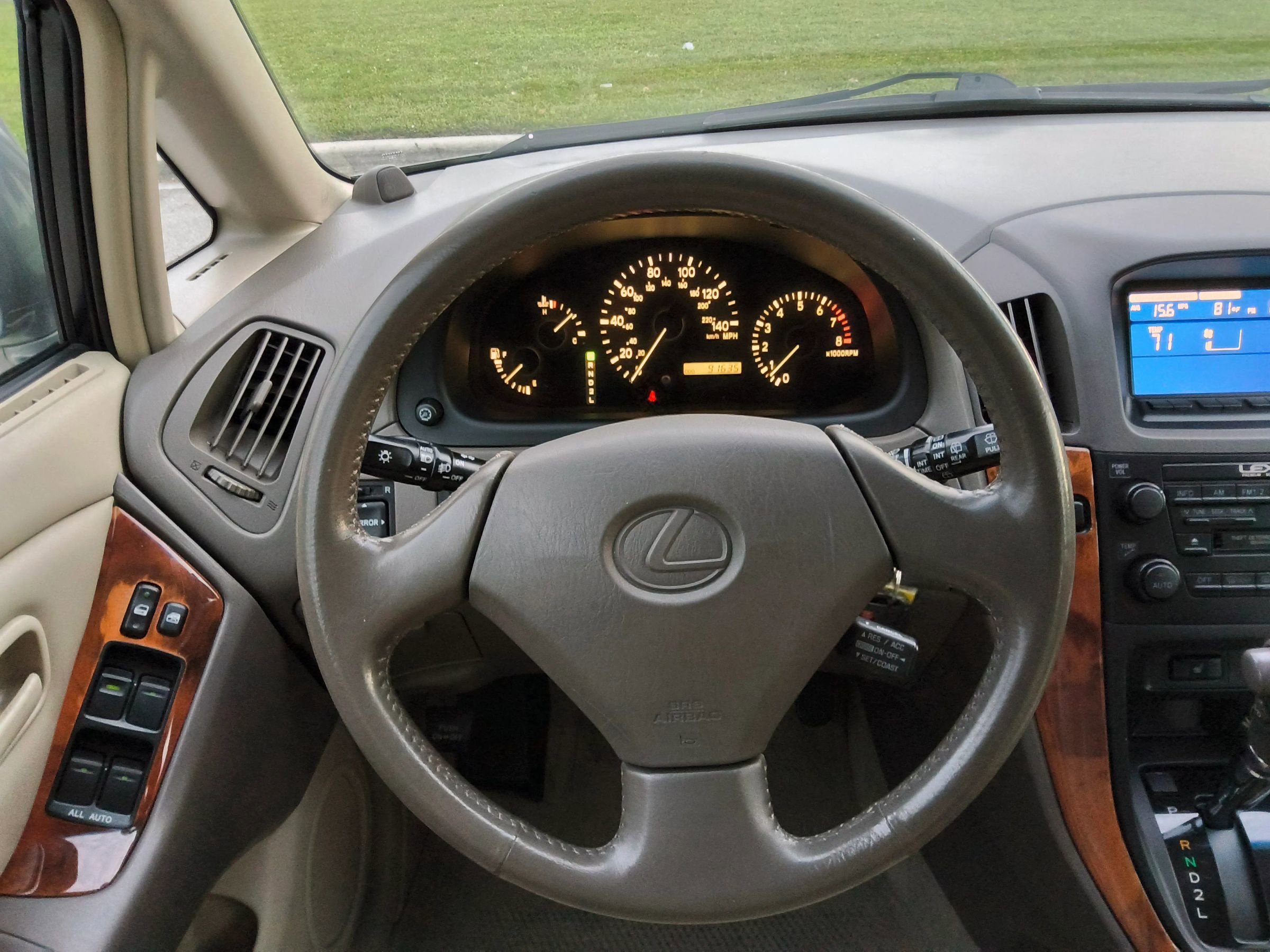 Used 2000 Lexus RX 300 4WD w/ Premium Pkg image 13