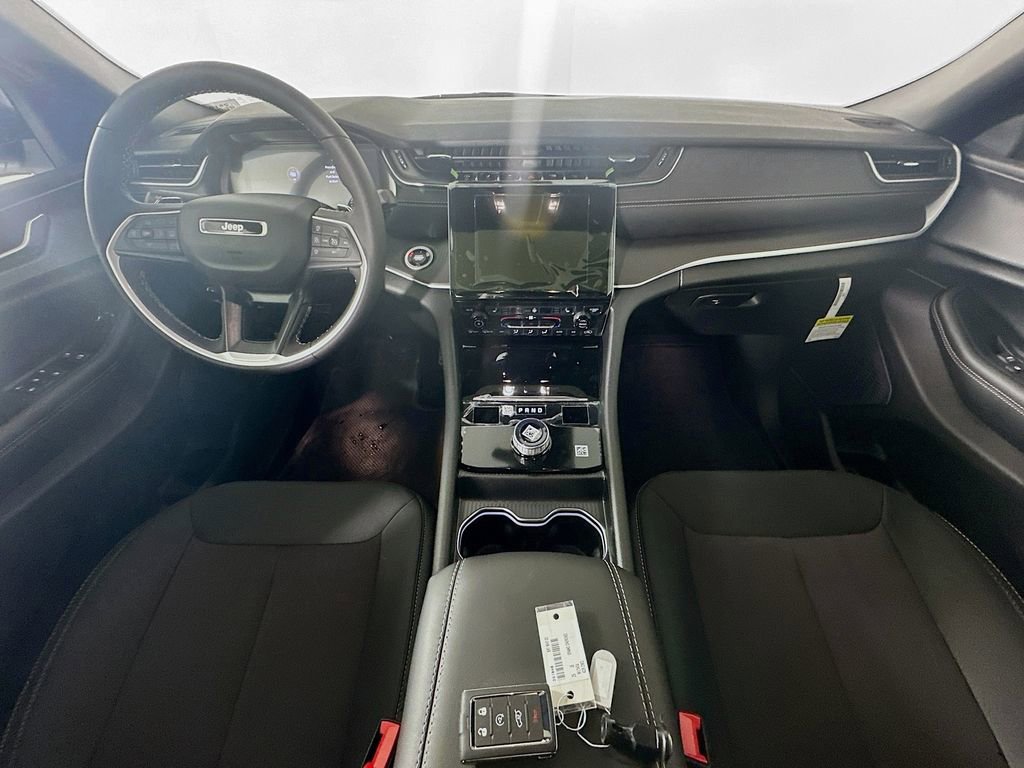 New 2025 Jeep Grand Cherokee Laredo X w/ Luxury Tech Group I RWD image 9