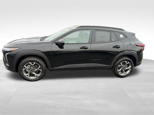 New 2026 Chevrolet Trax LT w/ Driver Confidence Package FWD image 2