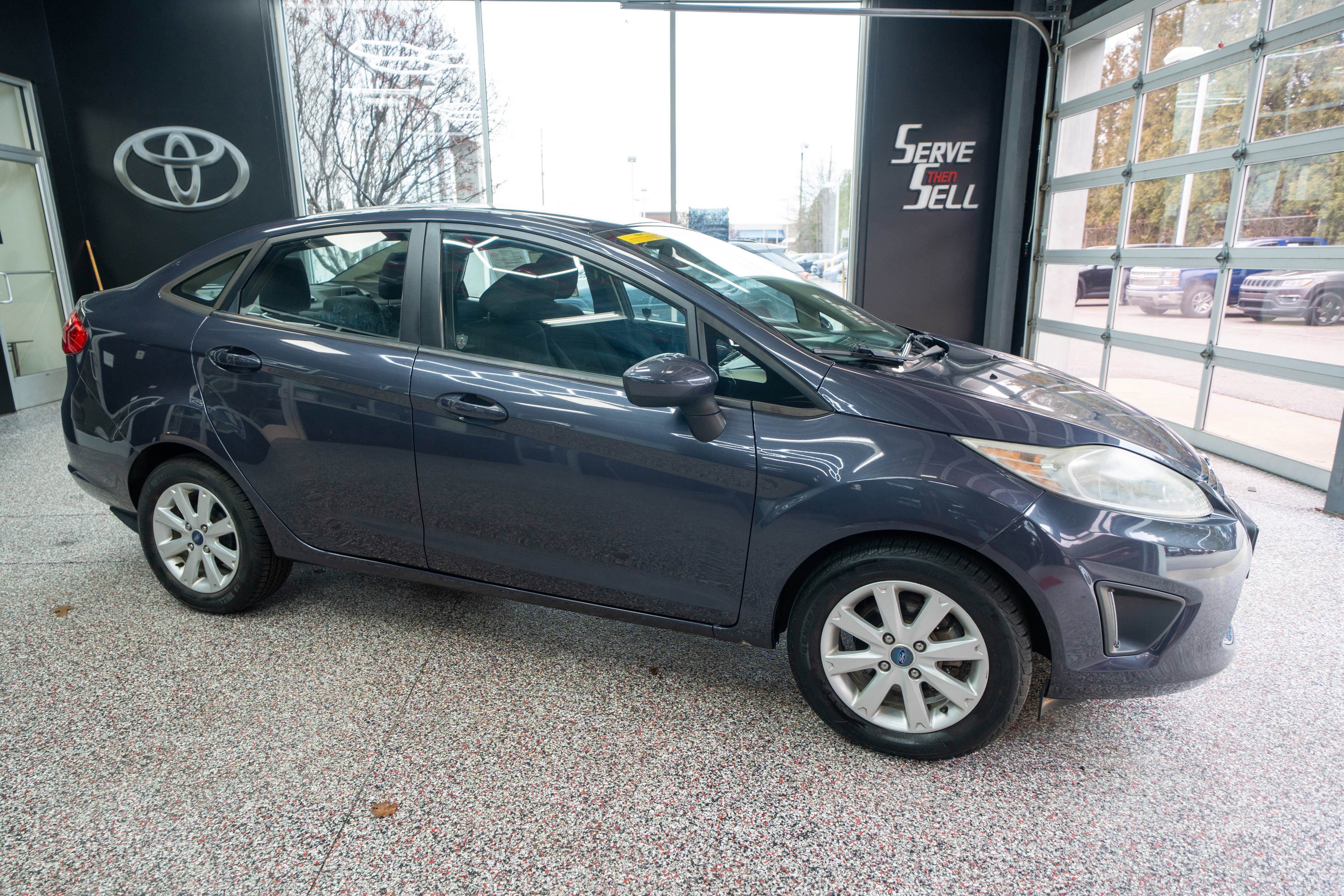 Used 2012 Ford Fiesta SE image 5