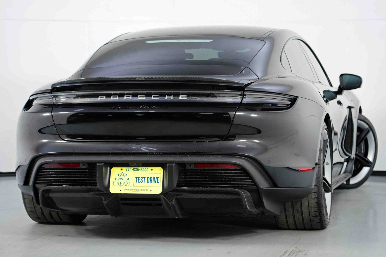 Used 2022 Porsche Taycan Turbo S image 5