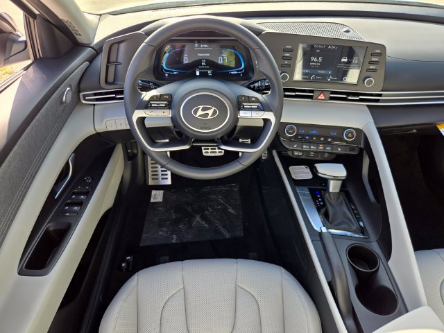 New 2026 Hyundai Elantra SEL Sport FWD image 7