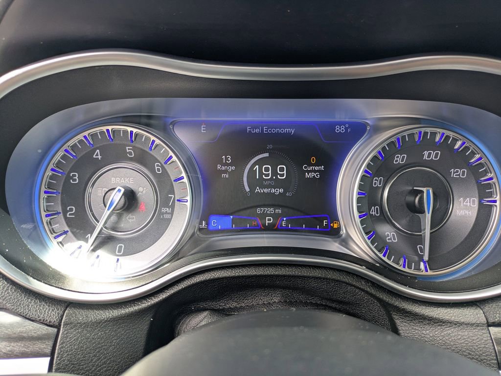 Used 2022 Chrysler 300 Touring RWD image 27