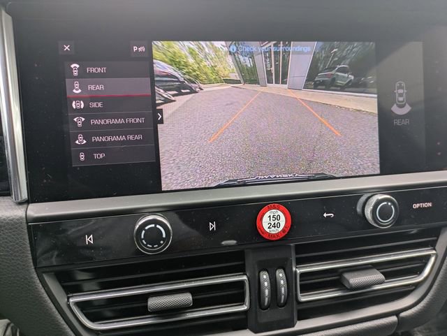 Used 2025 Porsche Macan AWD/4WD image 20