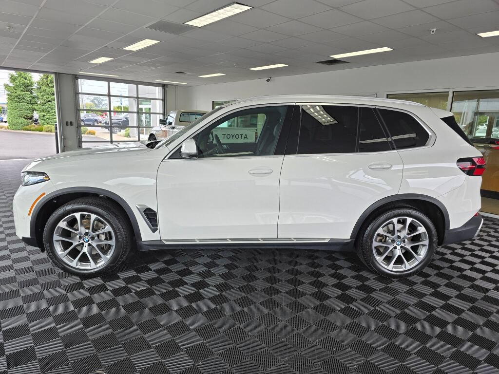 Used 2026 BMW X5 xDrive40i AWD/4WD image 6