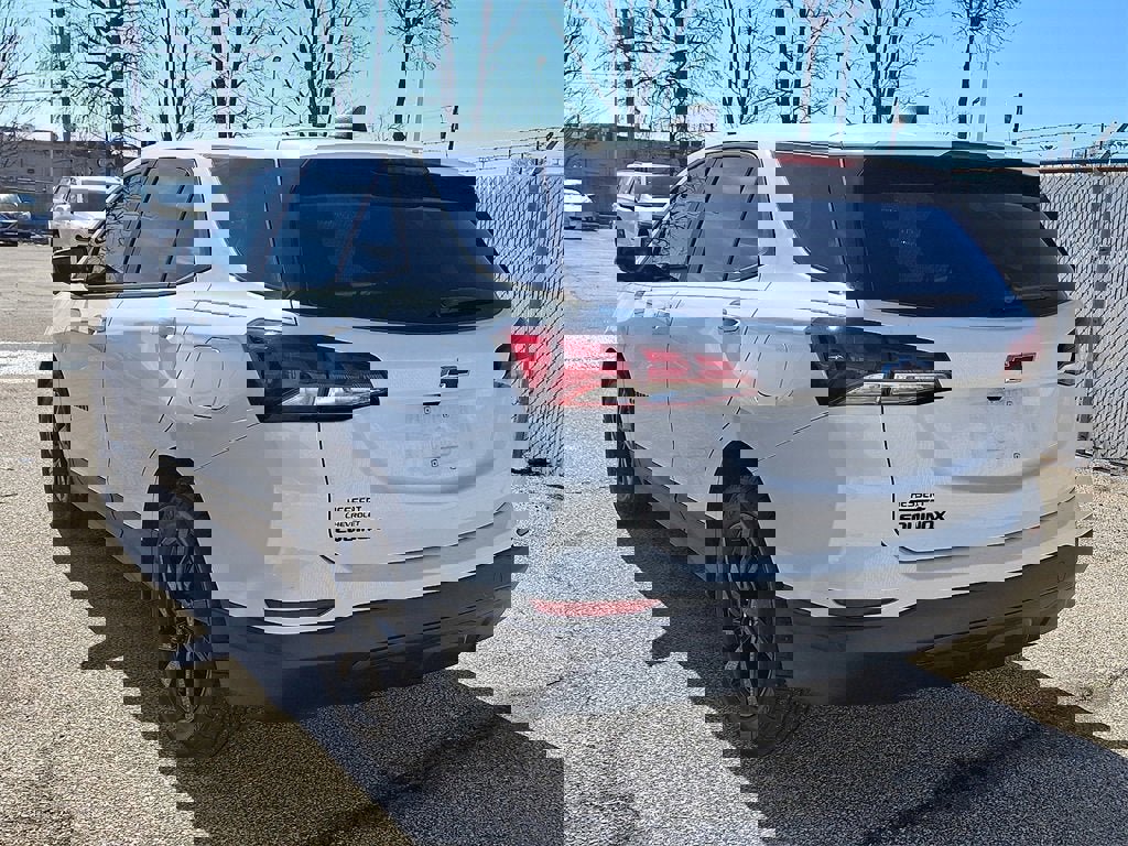 Used 2024 Chevrolet Equinox LS w/ LS Convenience Package image 8