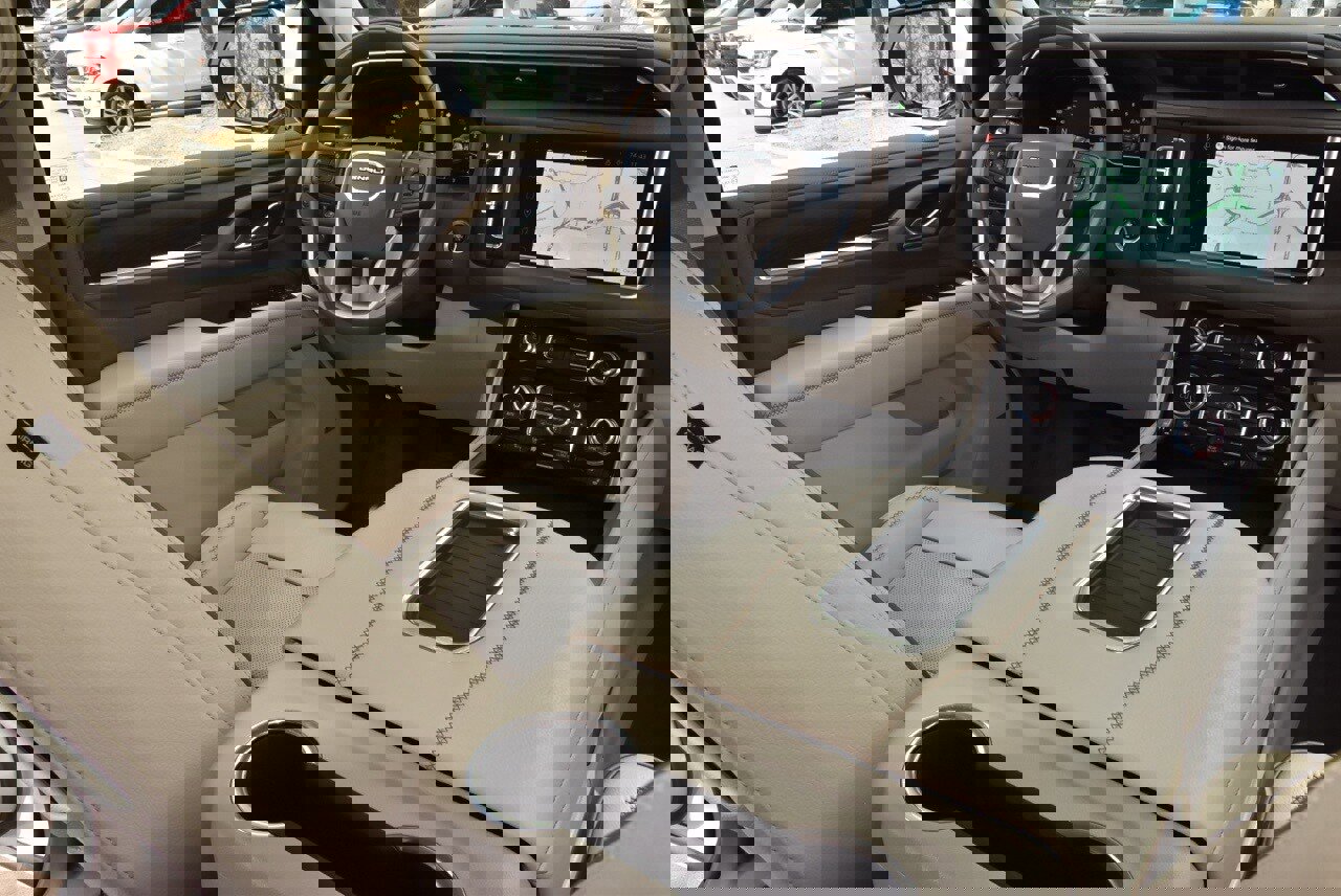 Used 2024 GMC Yukon Denali image 16