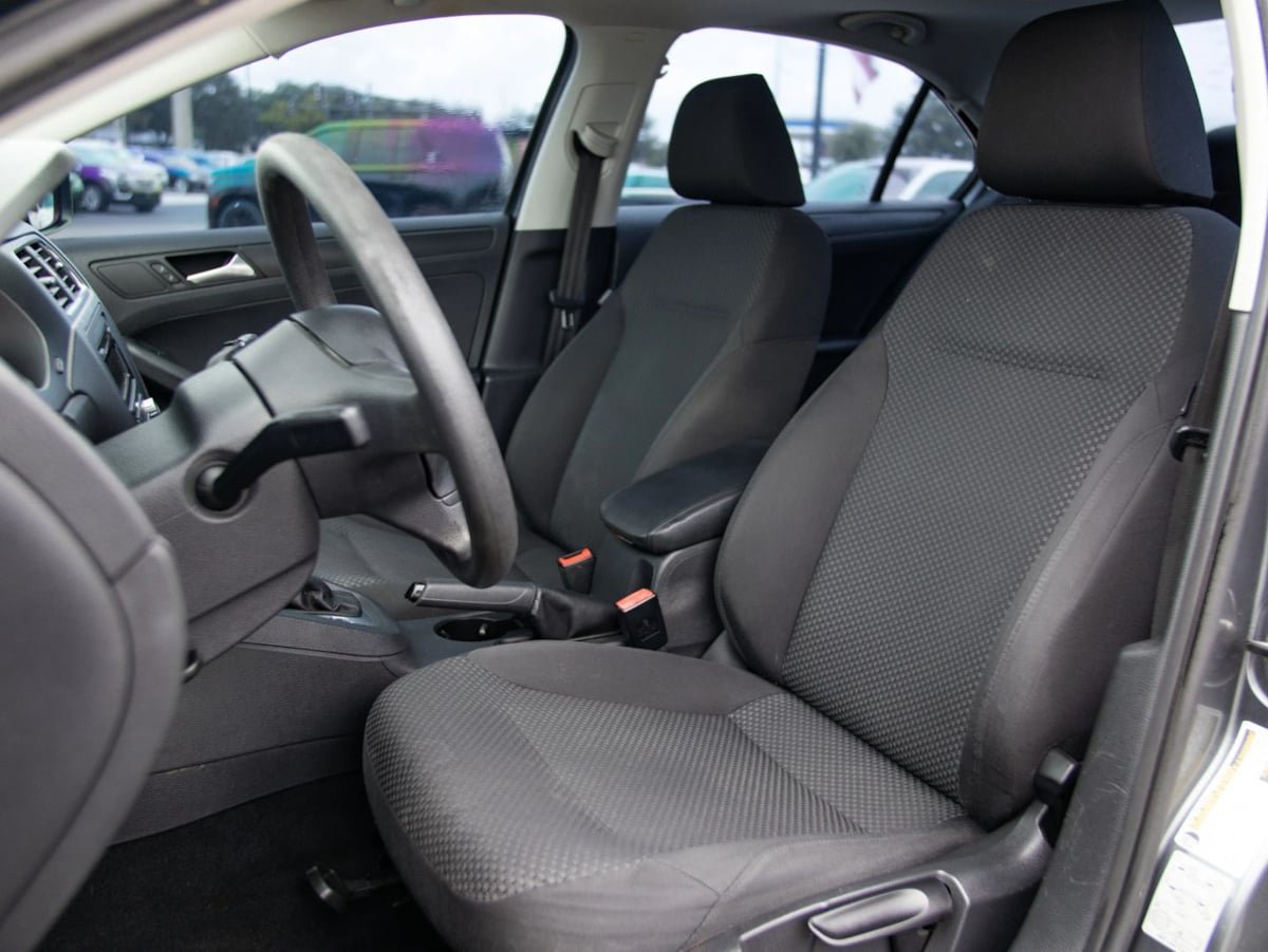 Used 2013 Volkswagen Jetta S FWD image 12