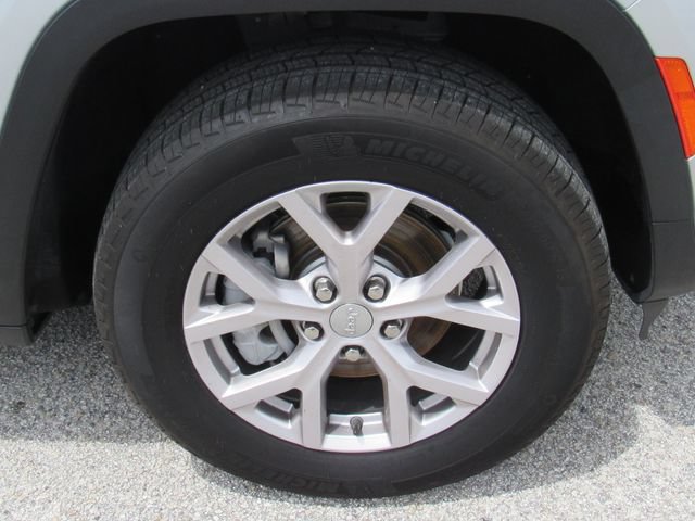 Used 2022 Jeep Grand Cherokee Limited AWD/4WD image 10