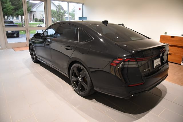 Used 2024 Honda Accord Sport image 3