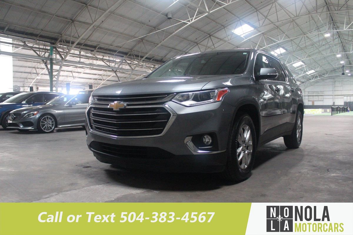 Used 2020 Chevrolet Traverse LT image 2