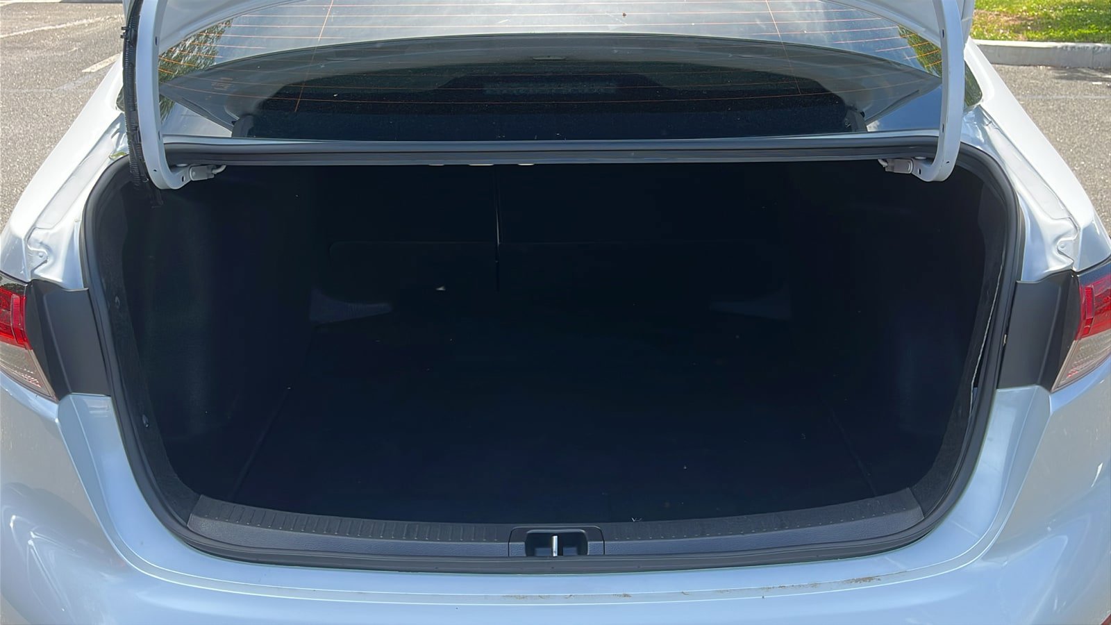 Used 2024 Toyota Corolla LE FWD image 25