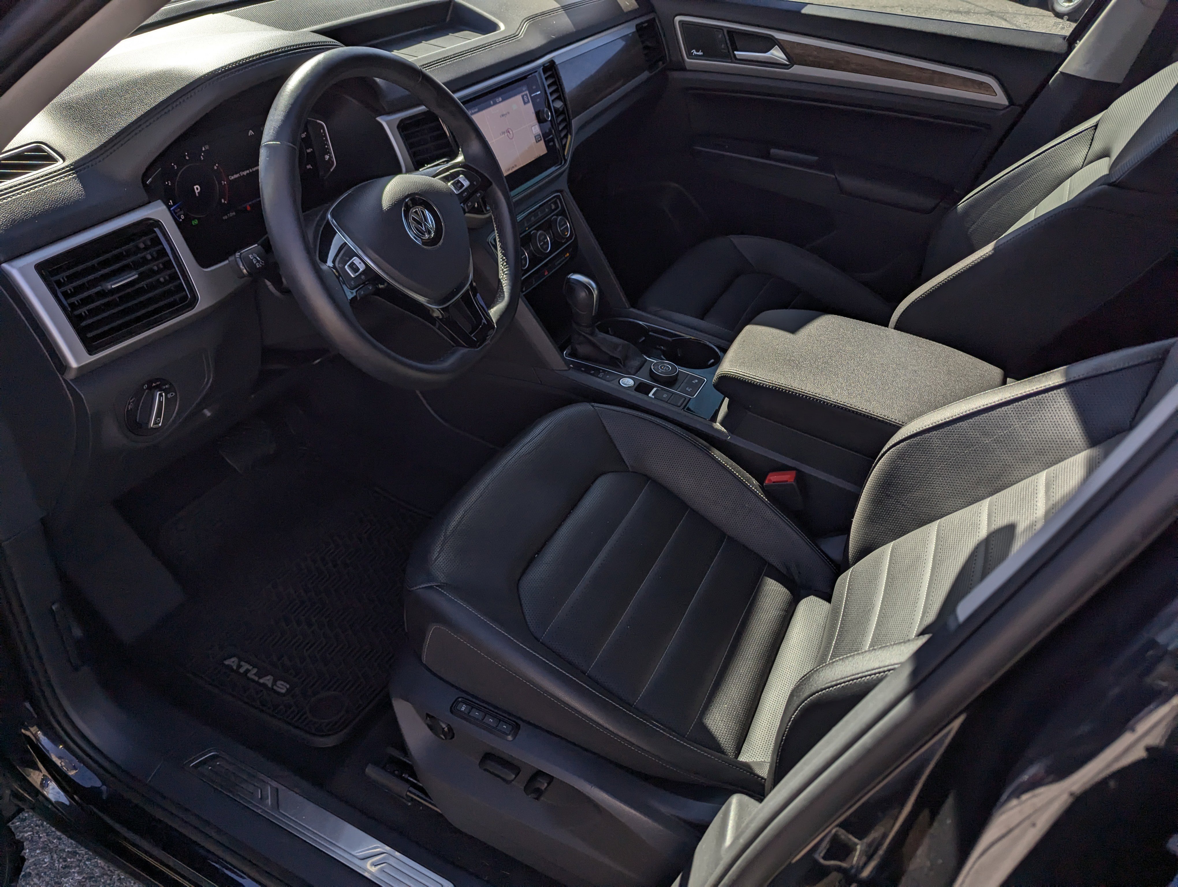 Used 2020 Volkswagen Atlas SEL R-Line image 8