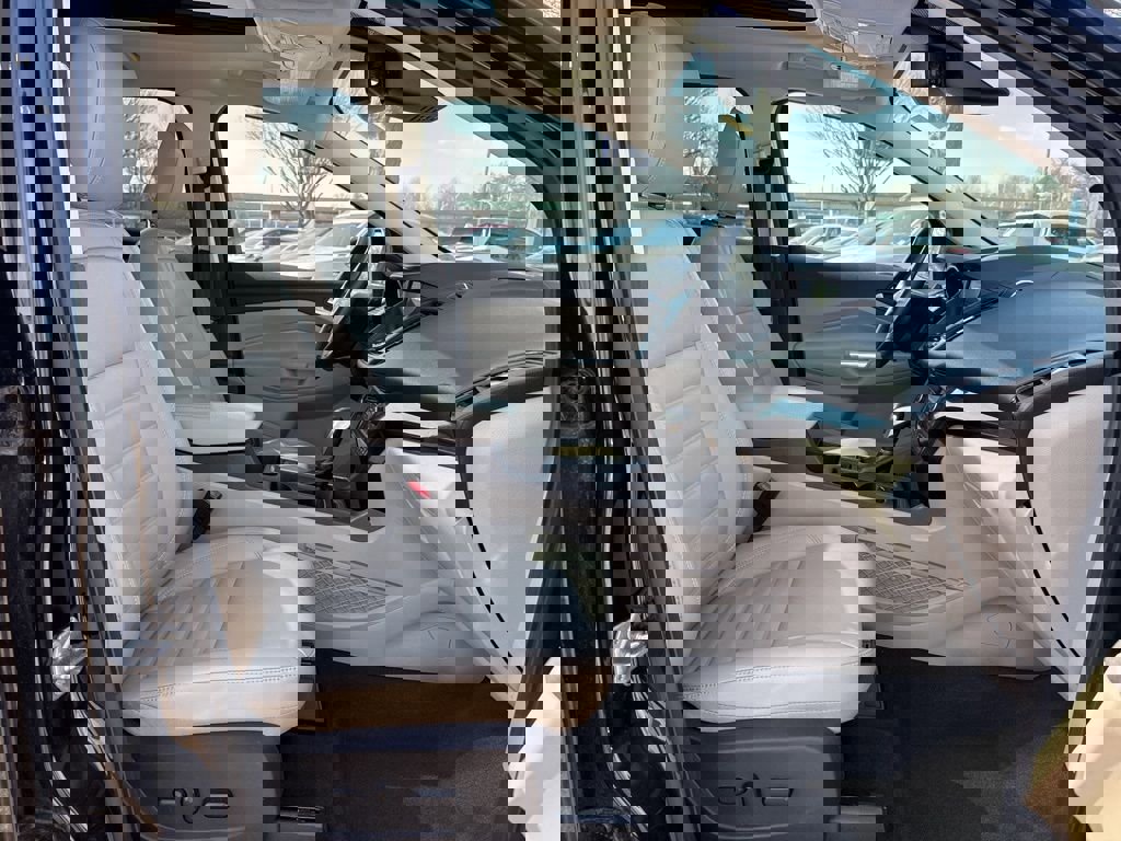 Used 2019 Ford Escape Titanium image 29