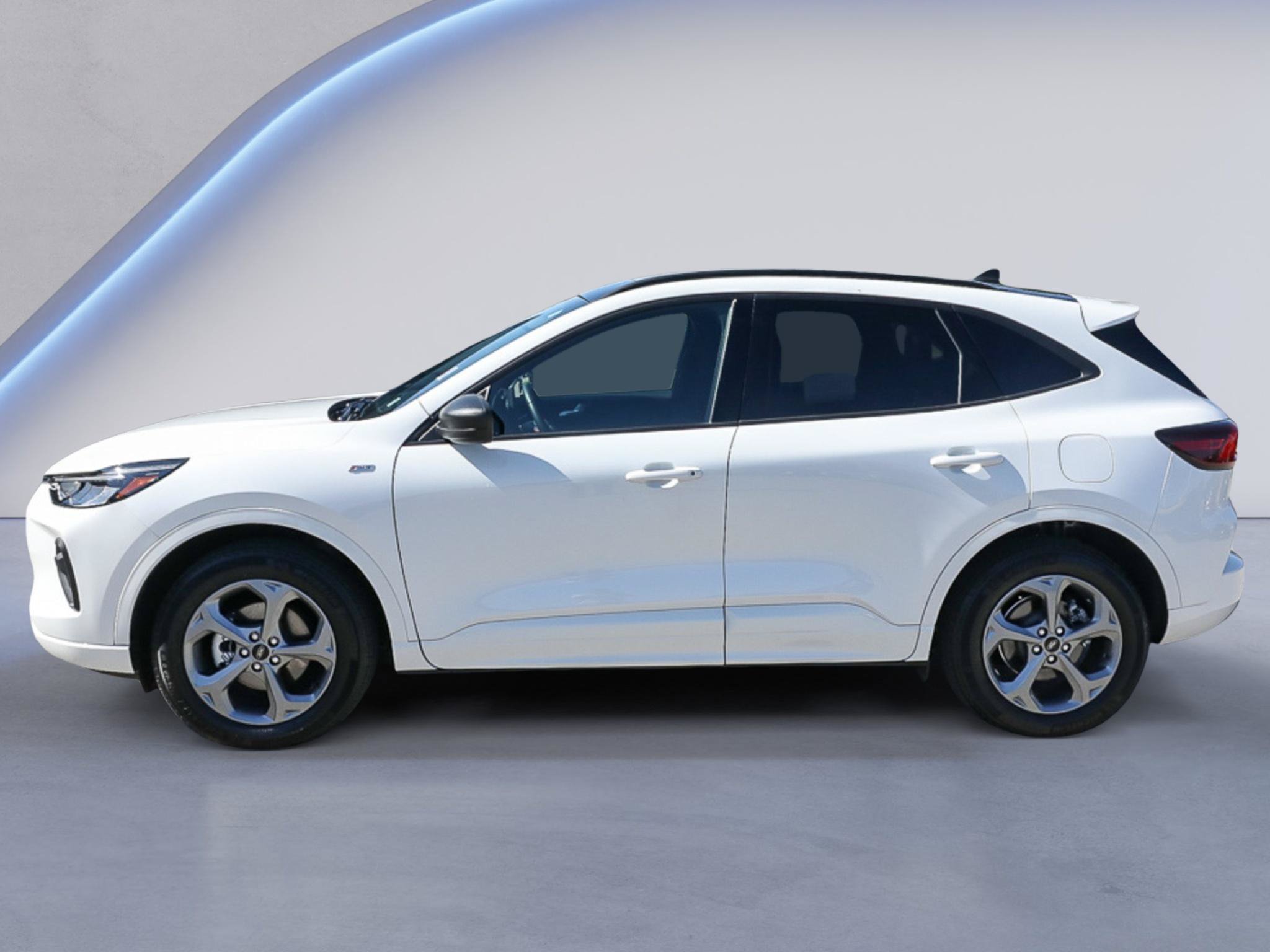 Used 2024 Ford Escape ST-Line w/ Tech Pack #1 AWD/4WD image 3