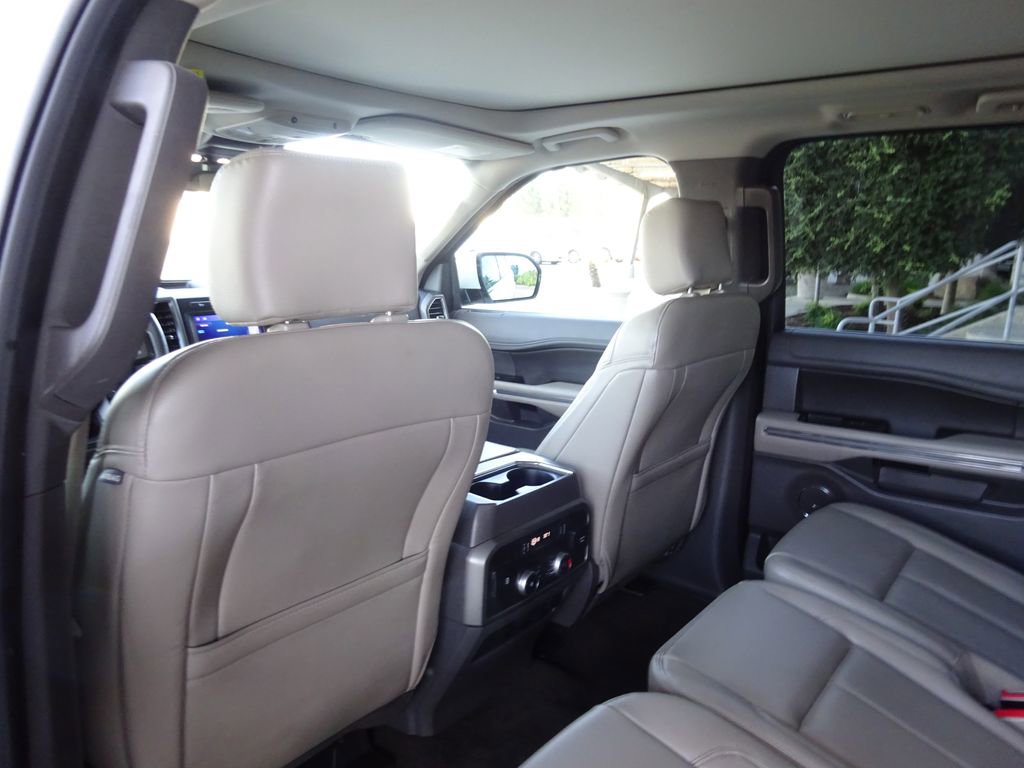 Used 2020 Ford Expedition XLT w/ Equipment Group 202A RWD image 20