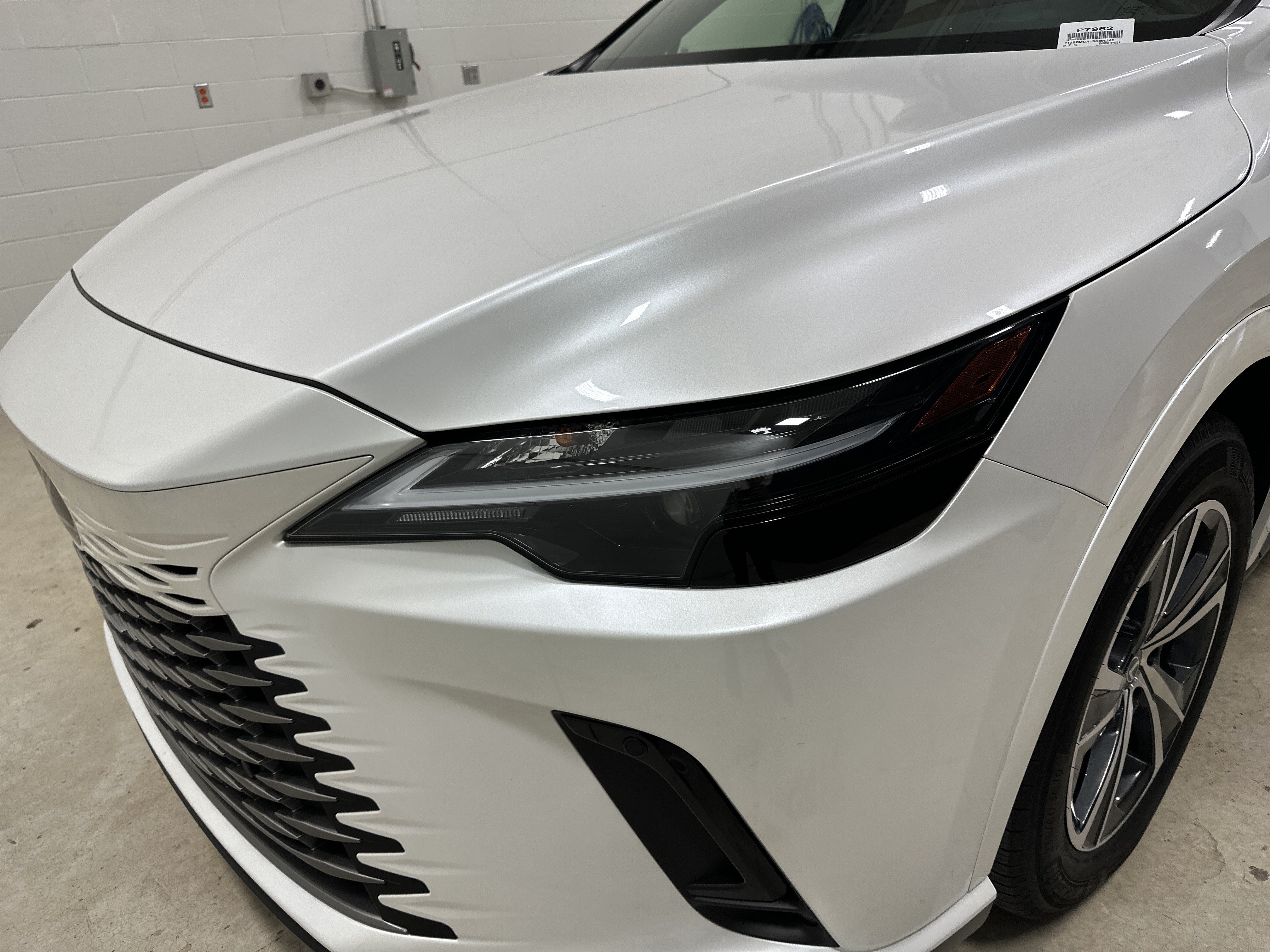 Certified 2025 Lexus RX 350h w/ Accessory Package (Z1) AWD/4WD image 6