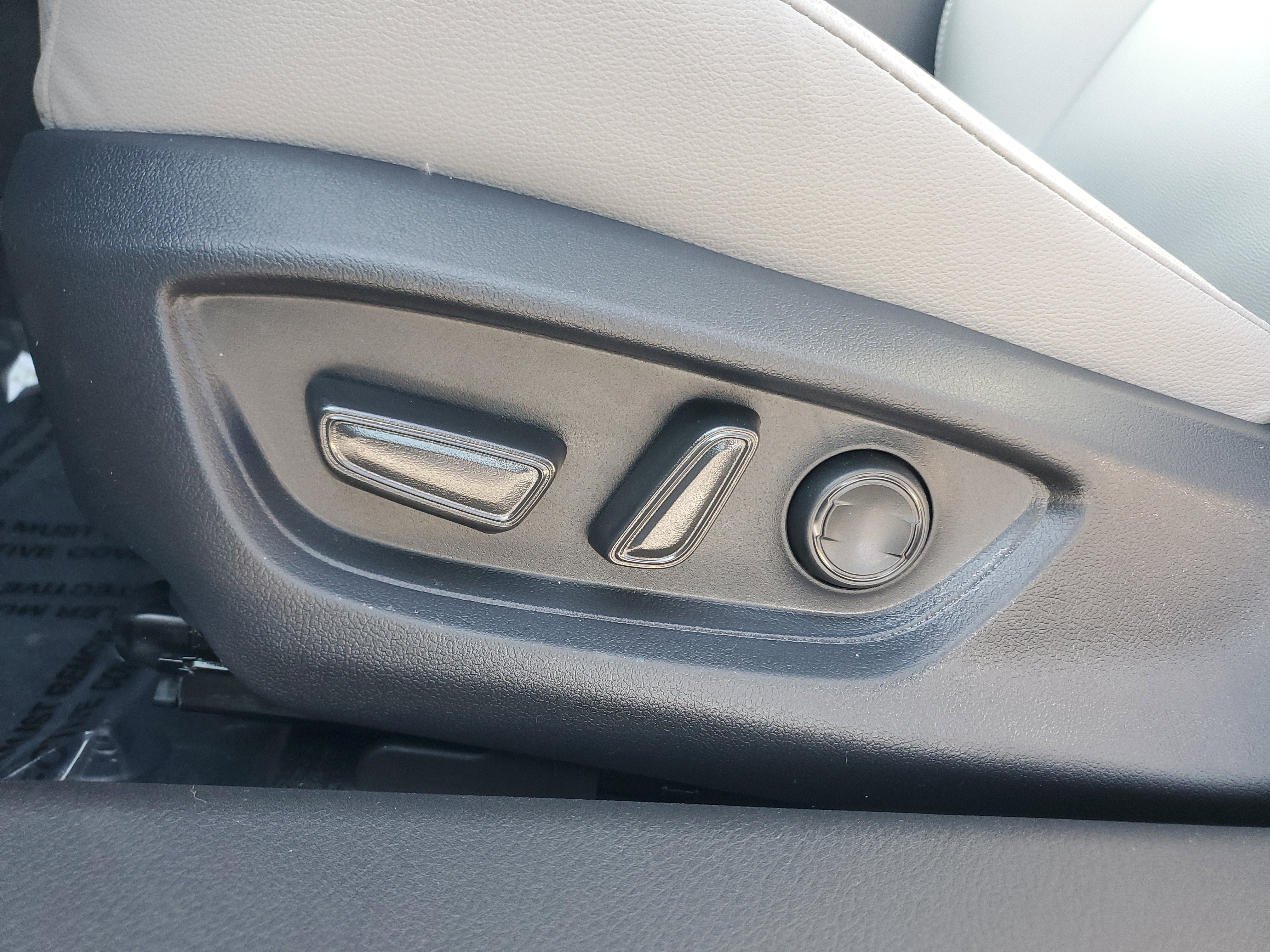 New 2026 Toyota Camry SE FWD image 18