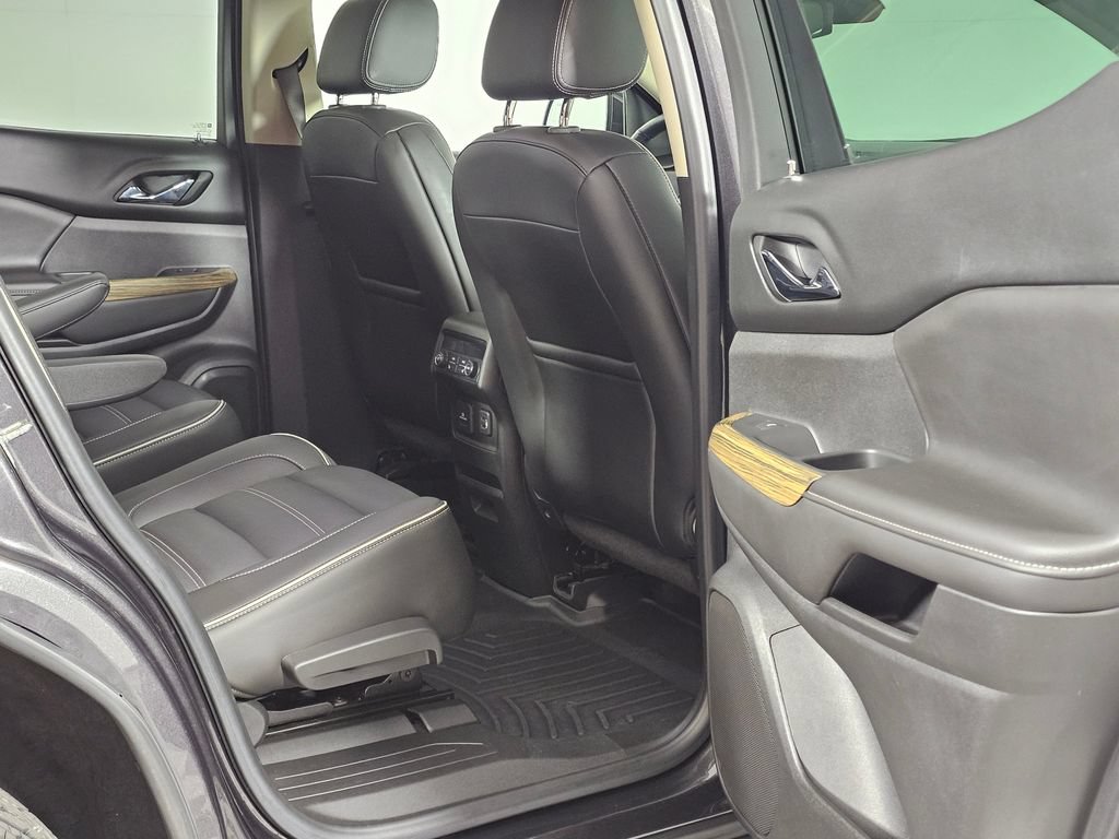 Used 2018 GMC Acadia Denali w/ Technology Package AWD/4WD image 13