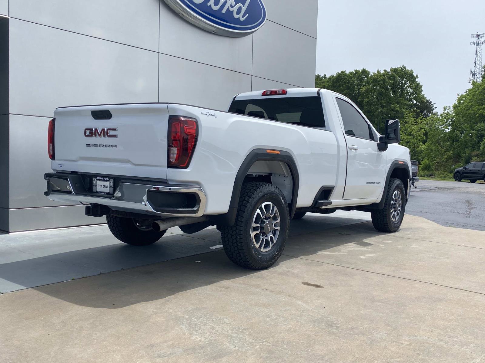 Used 2022 GMC Sierra 3500 SLE w/ SLE Convenience Package AWD/4WD image 4