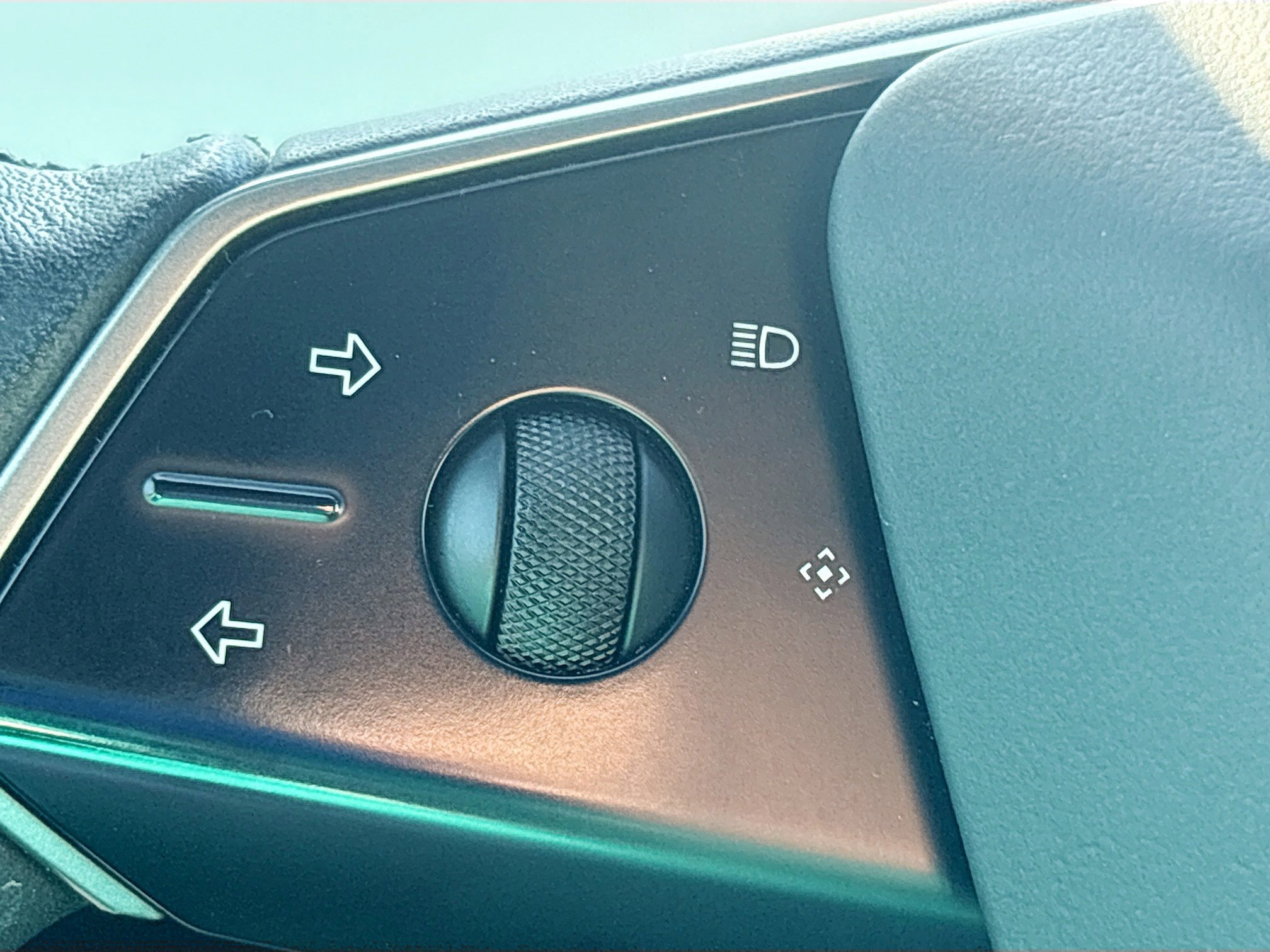 Used 2024 Tesla Cybertruck AWD Crew Cab image 32