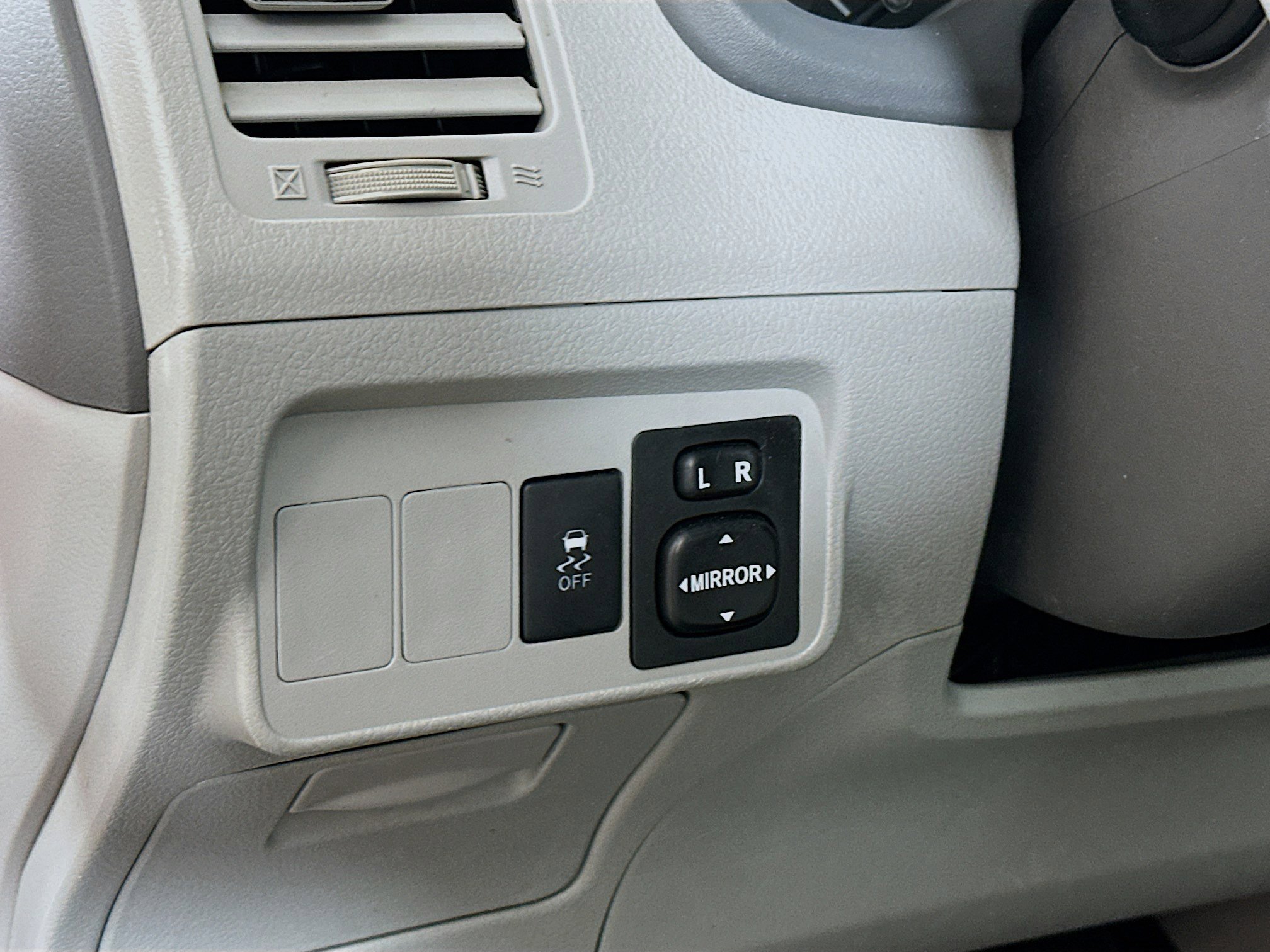 Used 2010 Toyota Corolla LE image 10