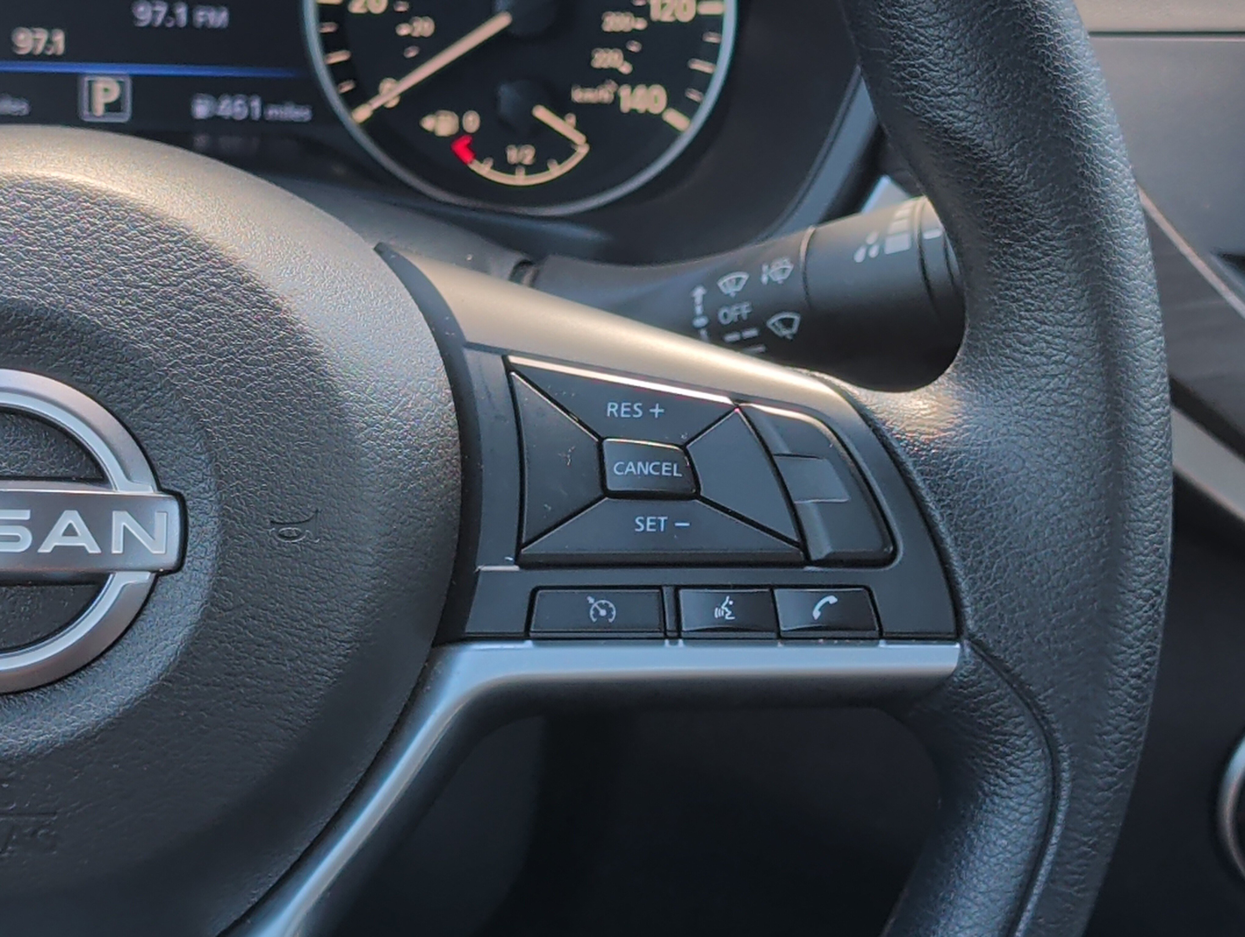 Used 2025 Nissan Altima 2.5 SV FWD image 27