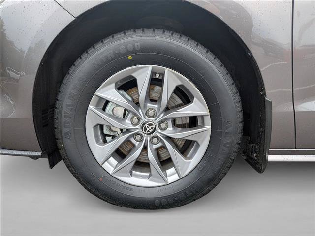 Certified 2022 Toyota Sienna XLE FWD image 23