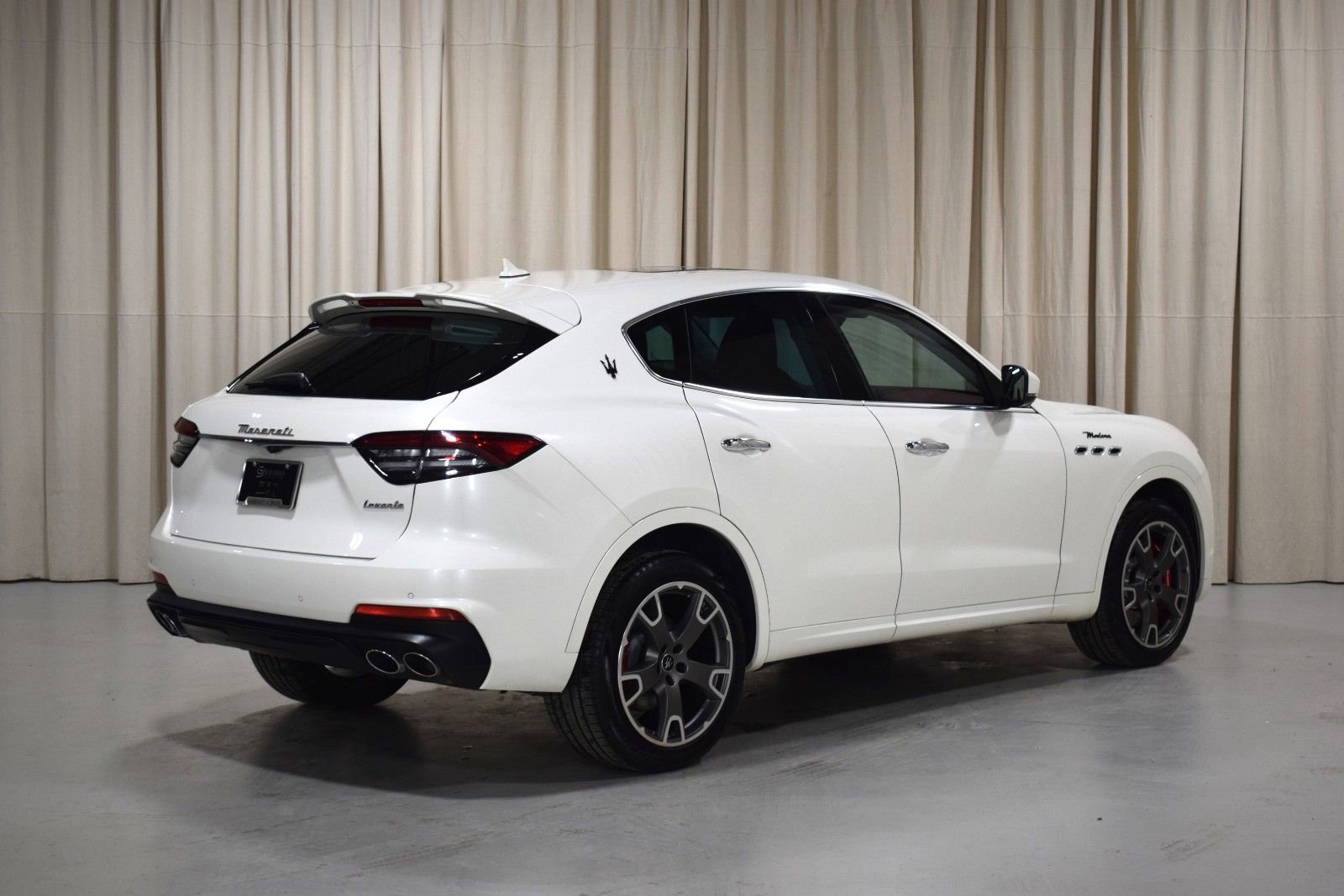 Used 2022 Maserati Levante Modena image 10