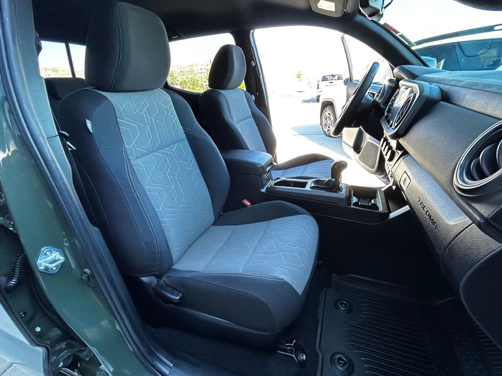 Used 2022 Toyota Tacoma TRD Off-Road w/ Technology Package image 34