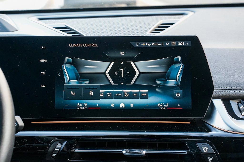 Used 2025 BMW X1 xDrive28i w/ Technology Package image 12