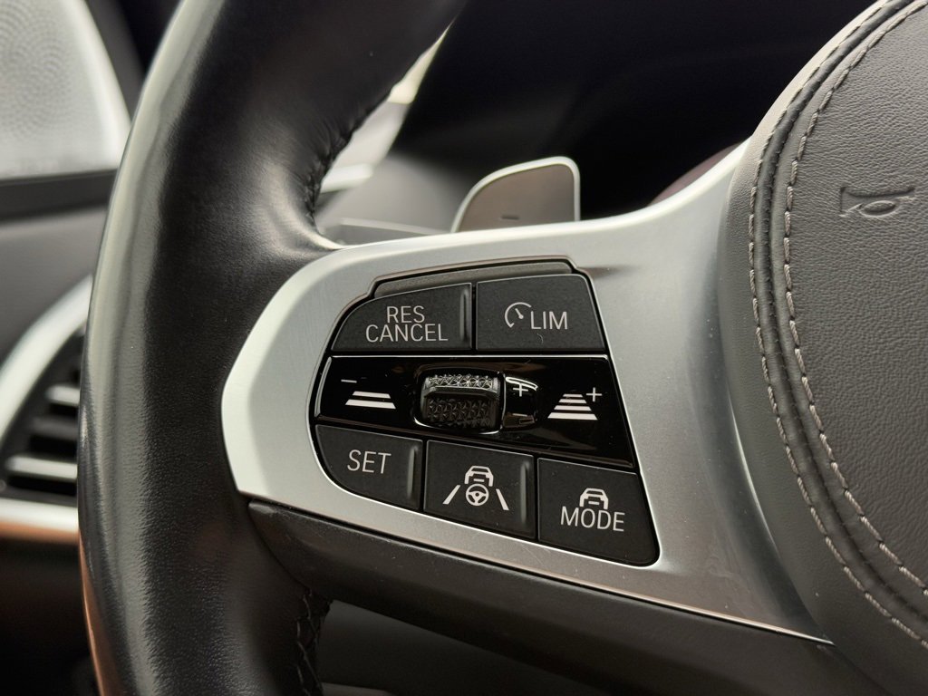 Used 2021 BMW X7 M50i image 18