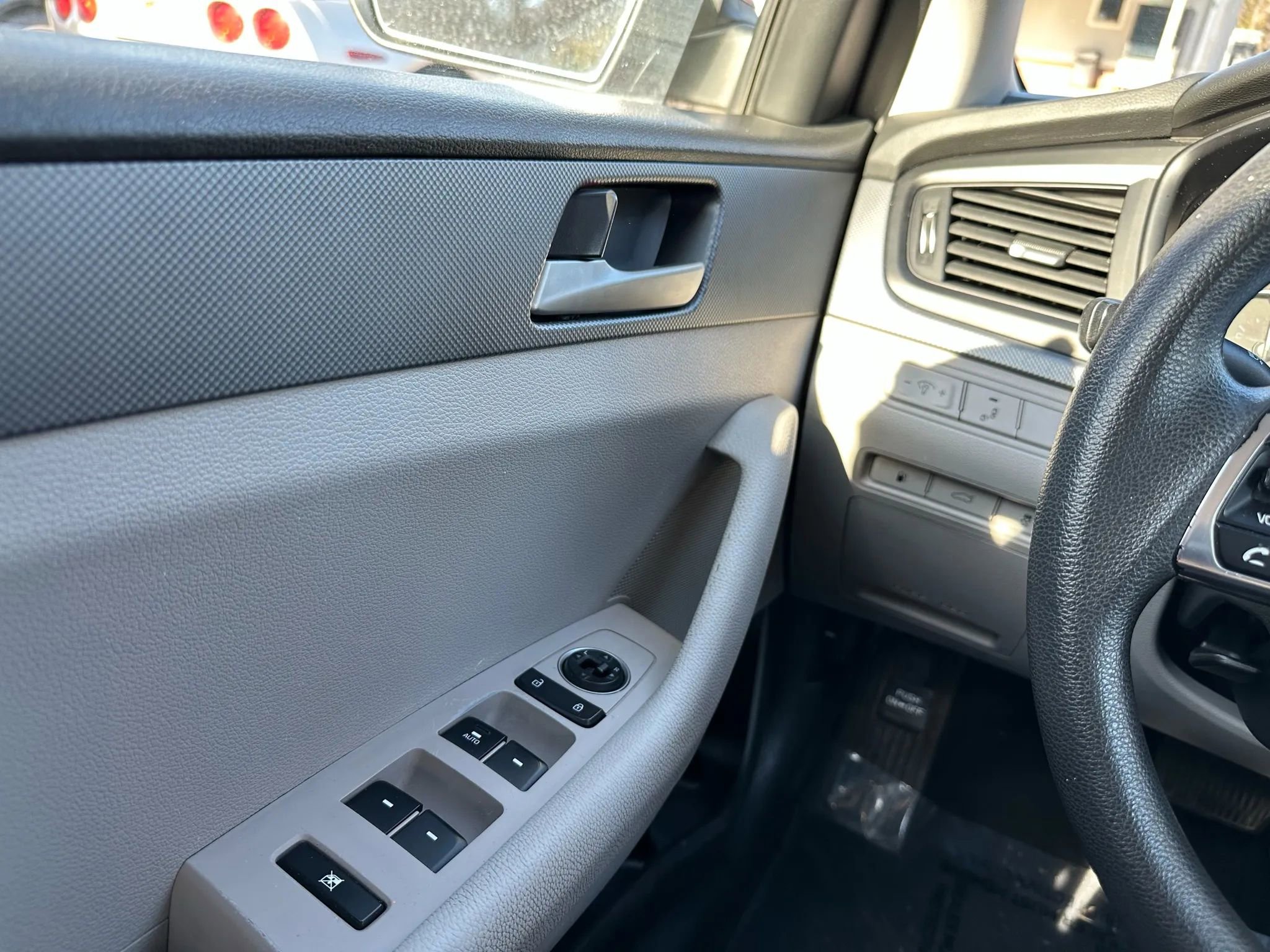 Used 2018 Hyundai Sonata SE image 37