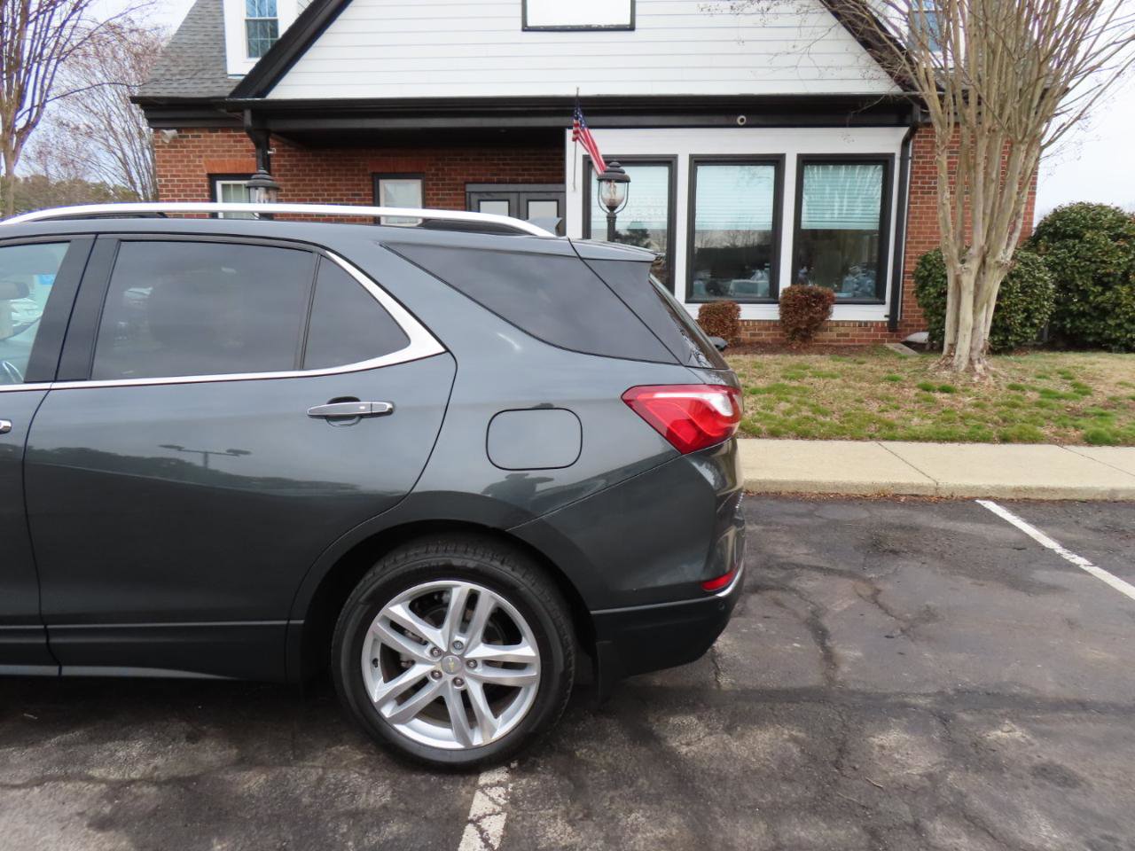 Used 2019 Chevrolet Equinox Premier image 4