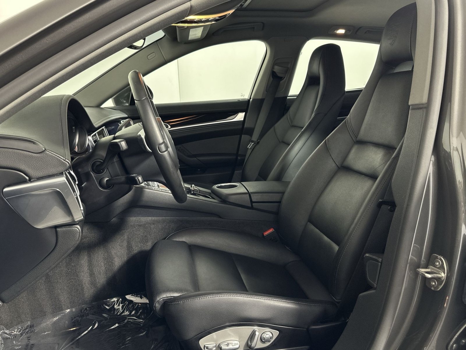 Used 2016 Porsche Panamera RWD image 13