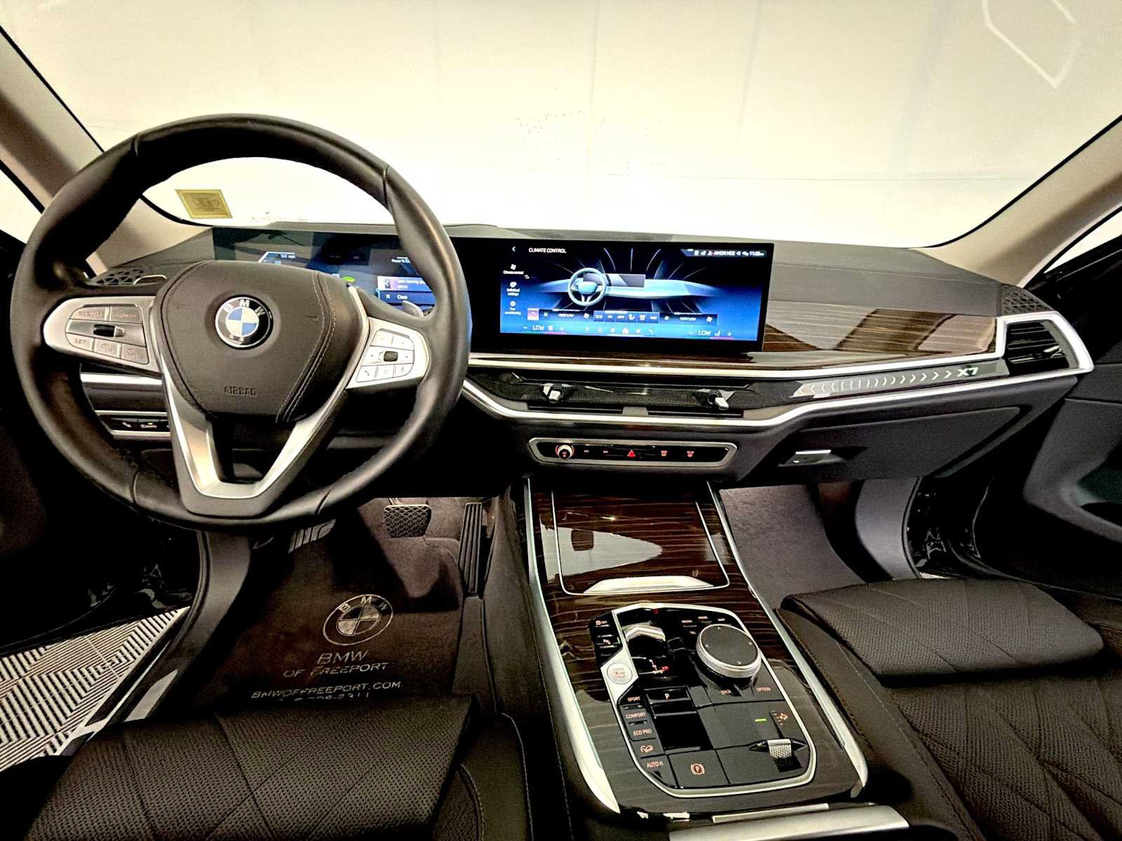 Used 2024 BMW X7 xDrive40i AWD/4WD image 17